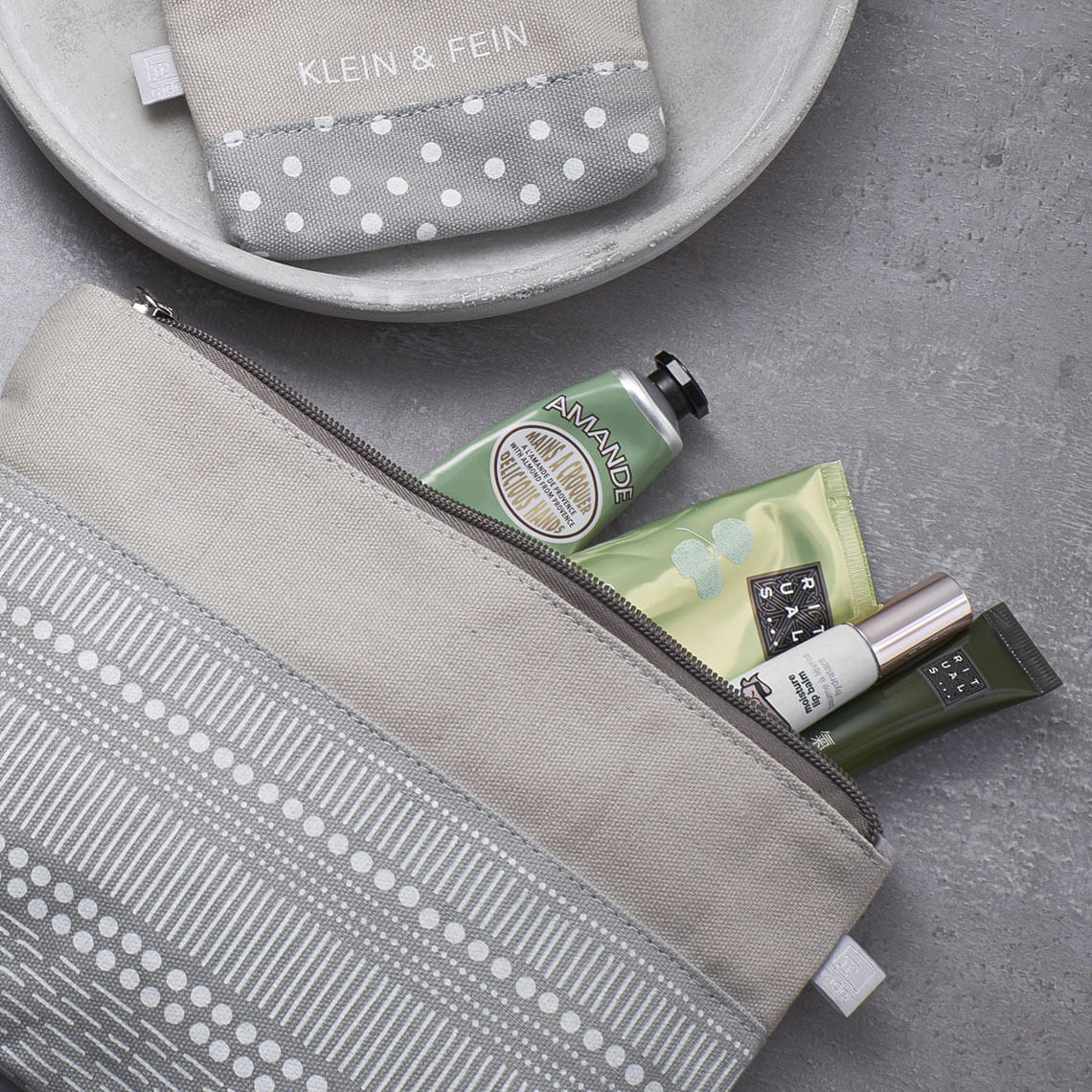 Bolsa RADER  Guardian large cosmetic bag