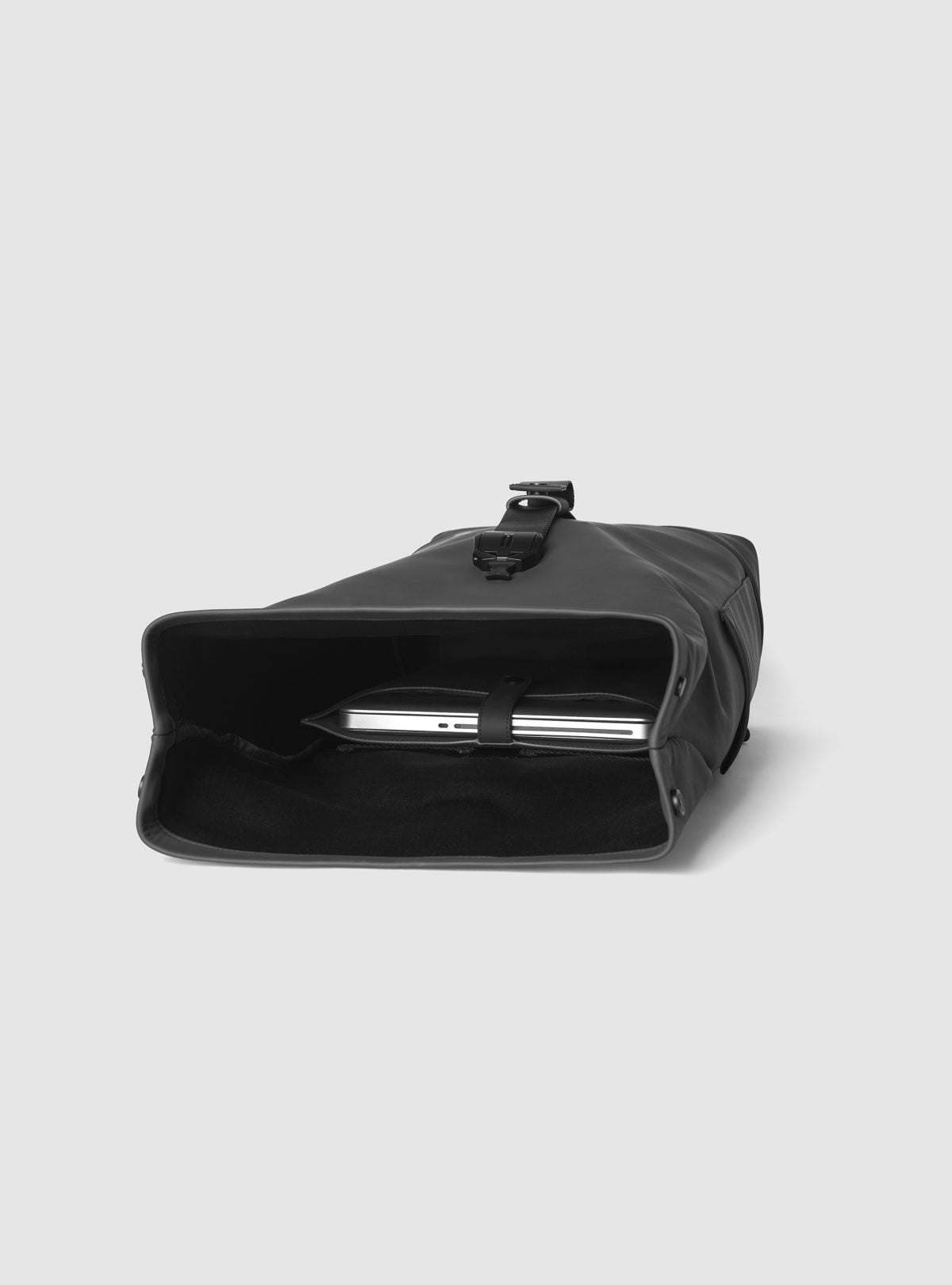 Mochila URBAN Rolltop Backpack - Black