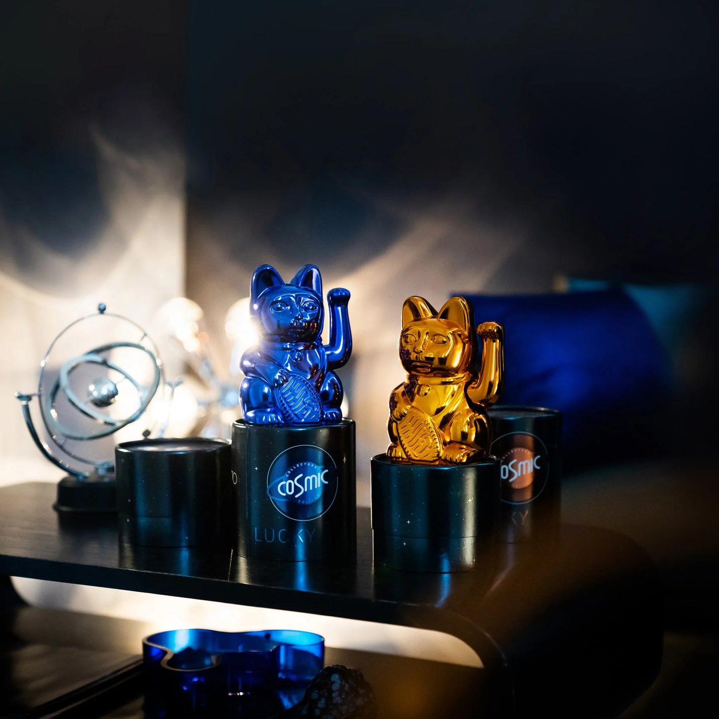 Gato da Sorte DONKEY Luck Cat Cosmic - Earth - Shiny Blue